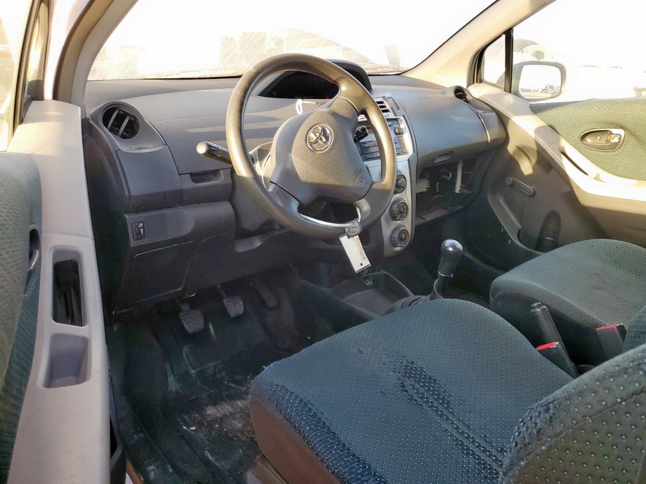 Toyota Yaris Image 10