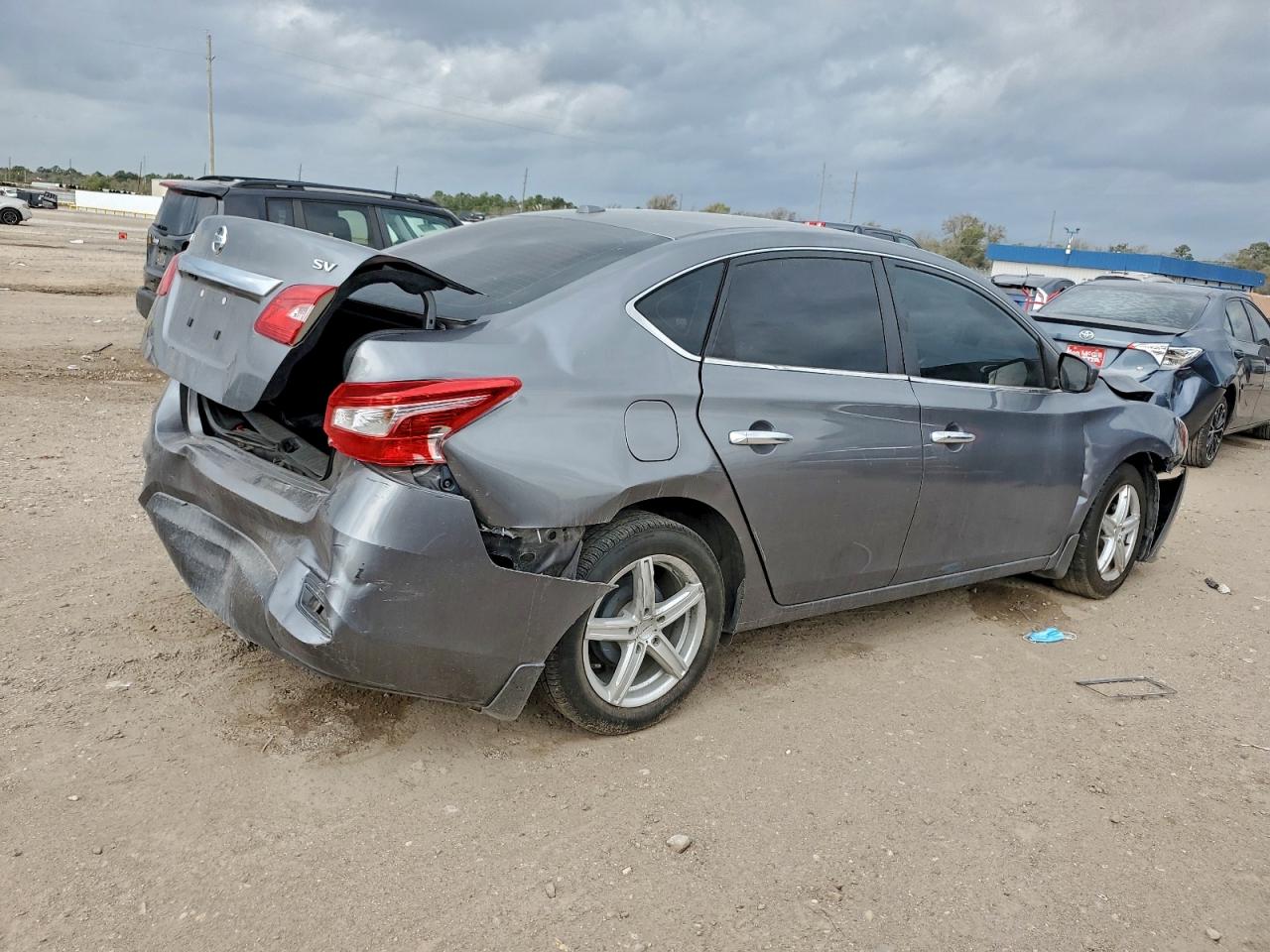 Nissan Sentra S Image 4