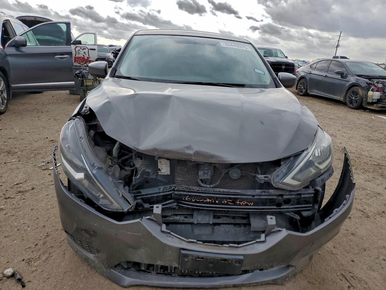 Nissan Sentra S Image 5