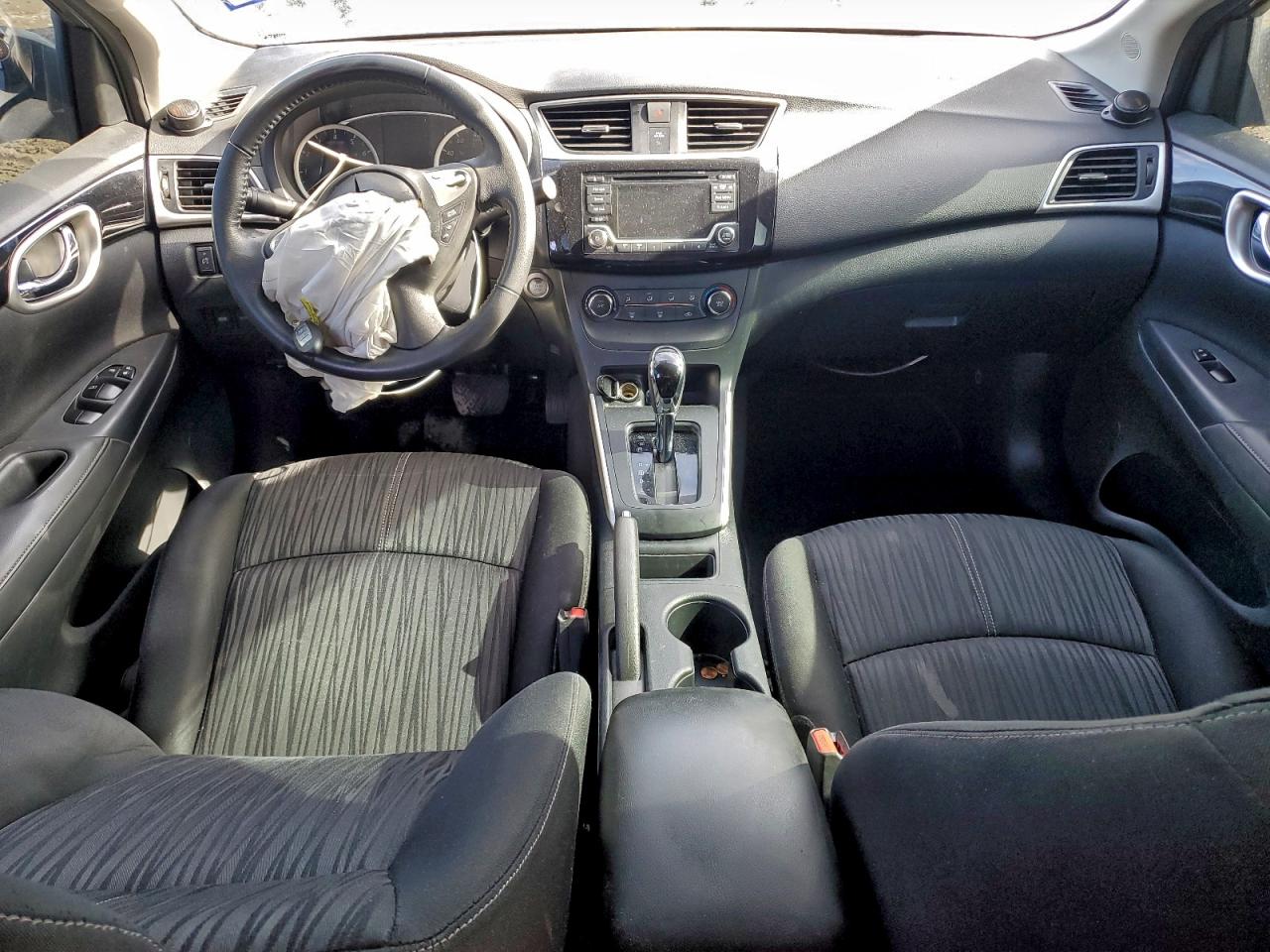 Nissan Sentra S Image 7