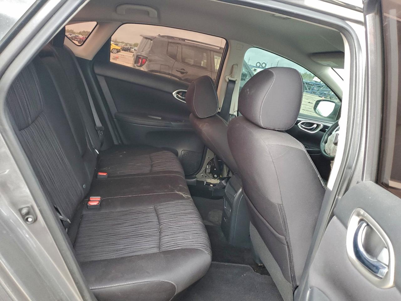 Nissan Sentra S Image 11