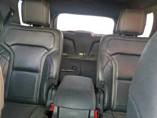 Ford Explorer Platinum Image 9