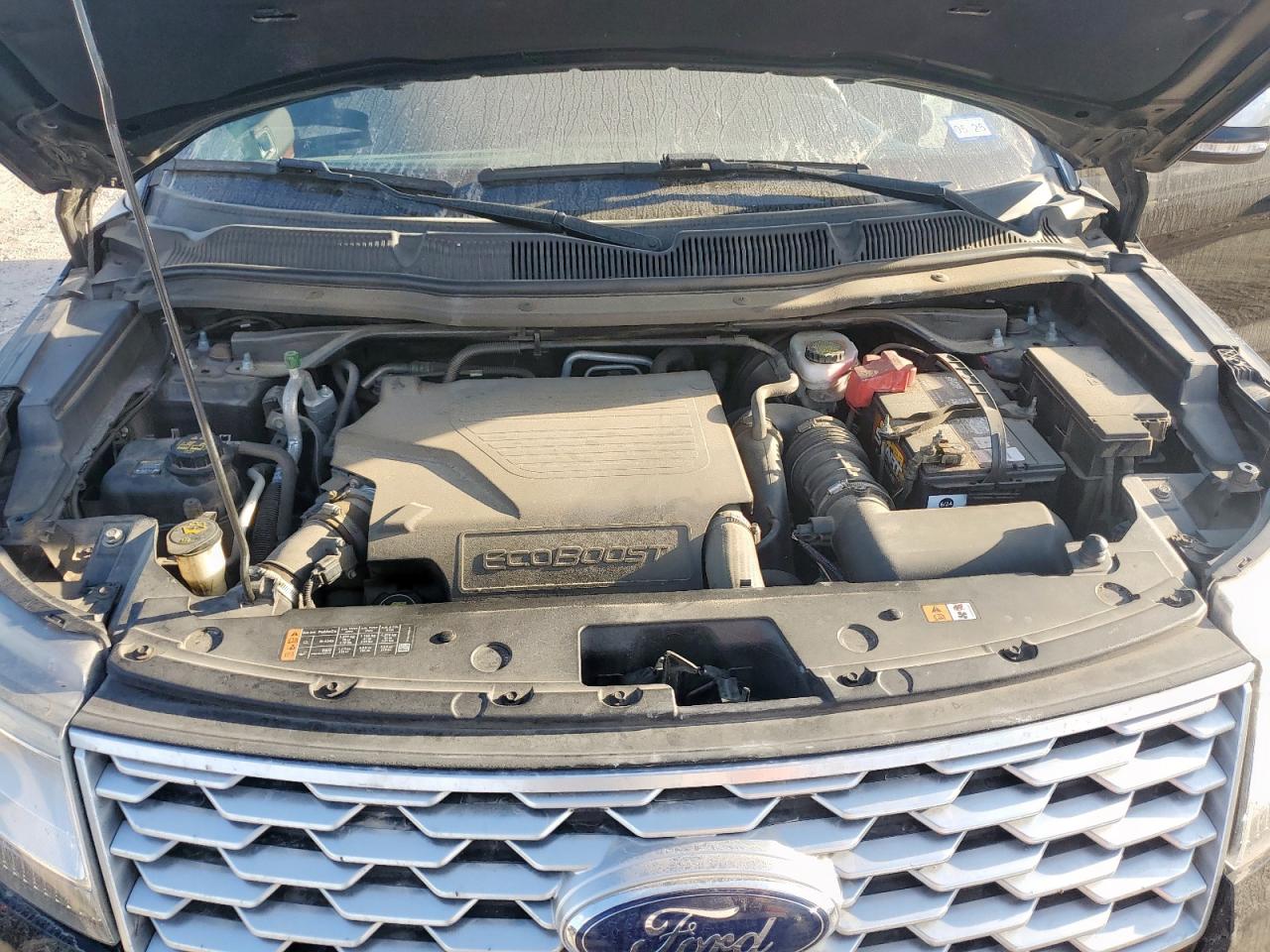 Ford Explorer Platinum Image 11