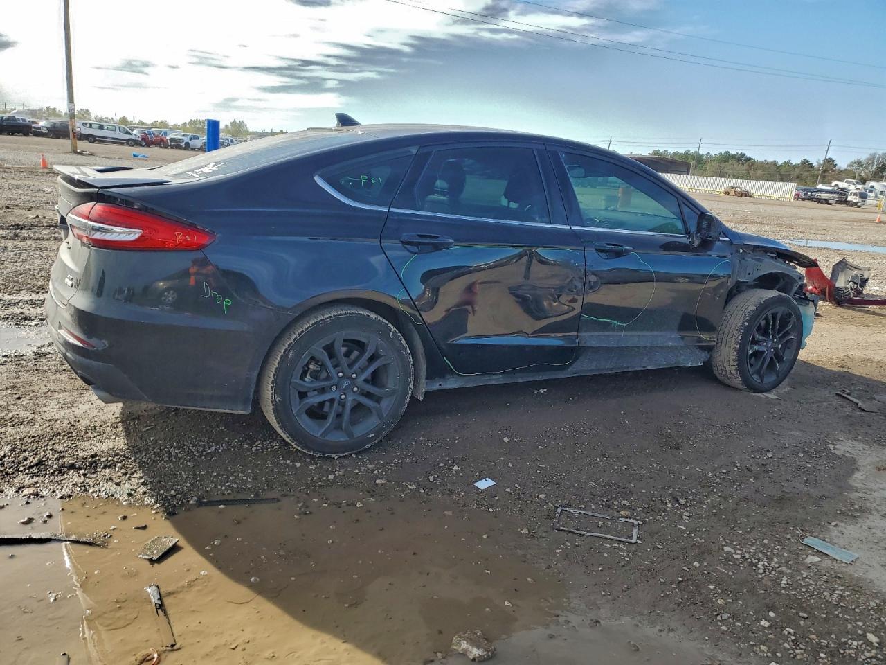 Ford Fusion Se Image 3