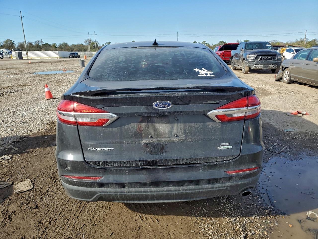 Ford Fusion Se Image 5