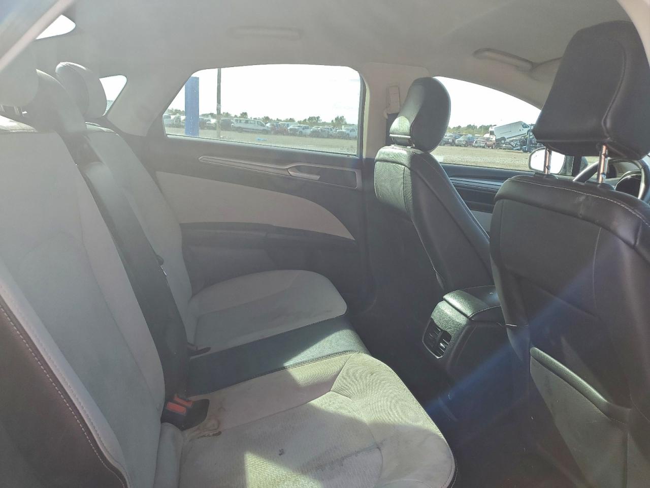 Ford Fusion Se Image 7