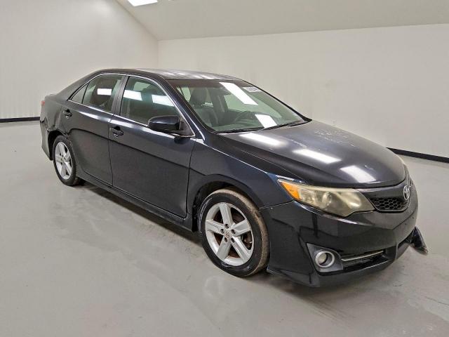 Toyota Camry Base Image 4