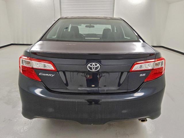 Toyota Camry Base Image 10