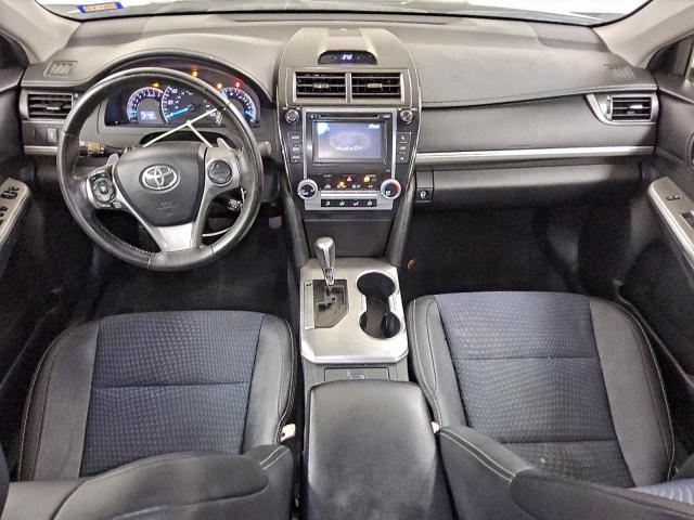 Toyota Camry Base Image 2