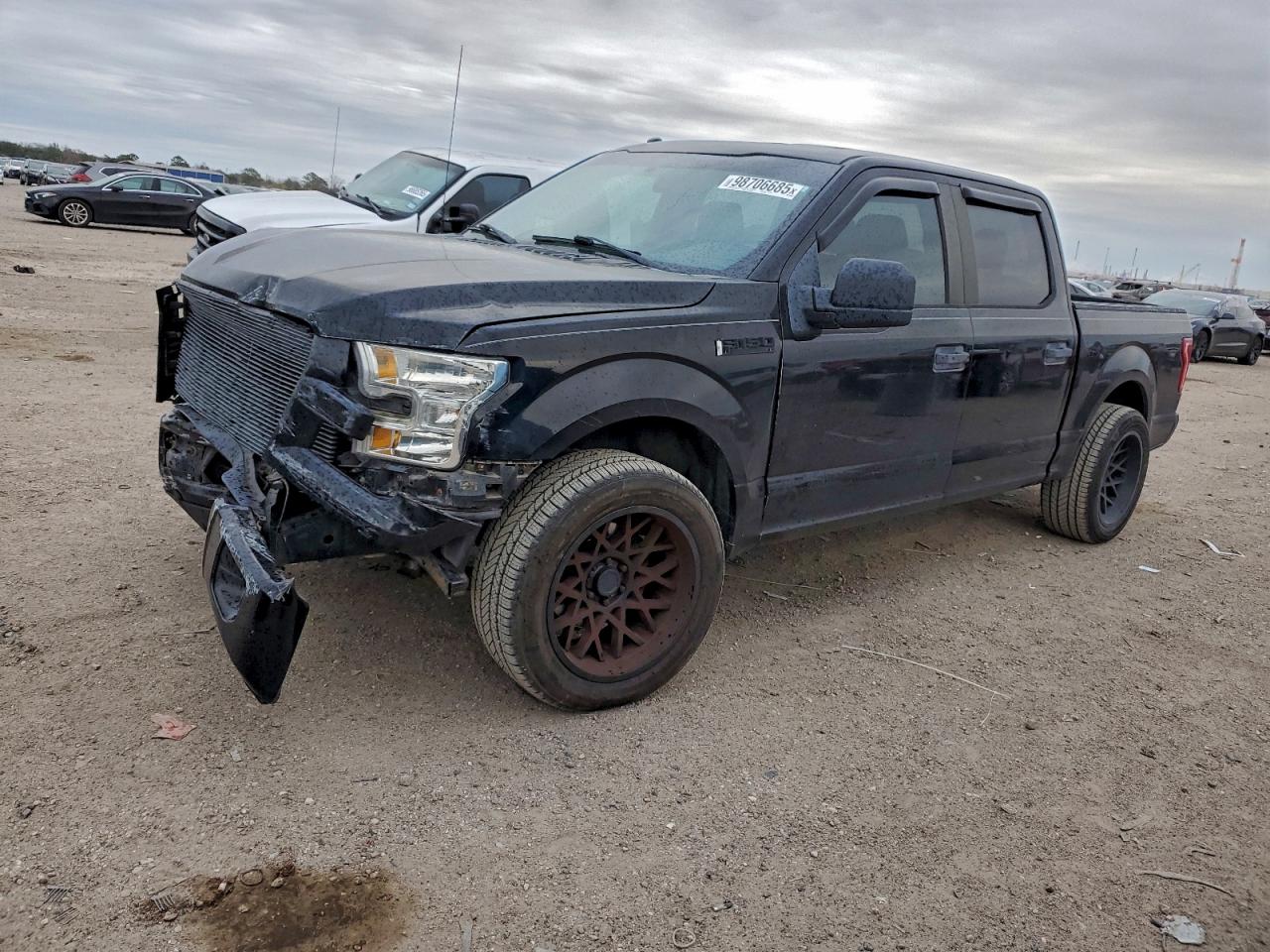 Ford F-150 Supercrew Image 1