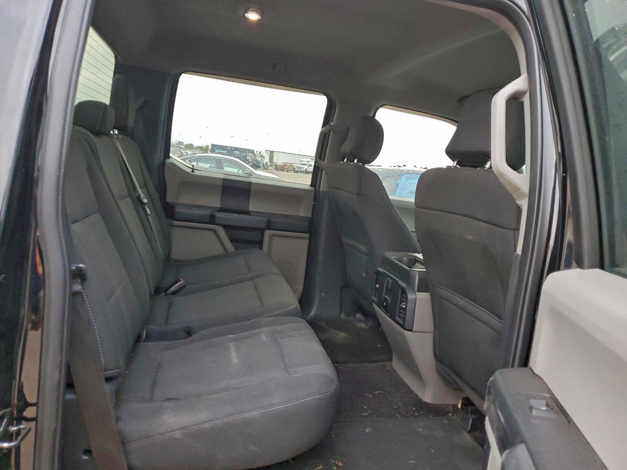 Ford F-150 Supercrew Image 6