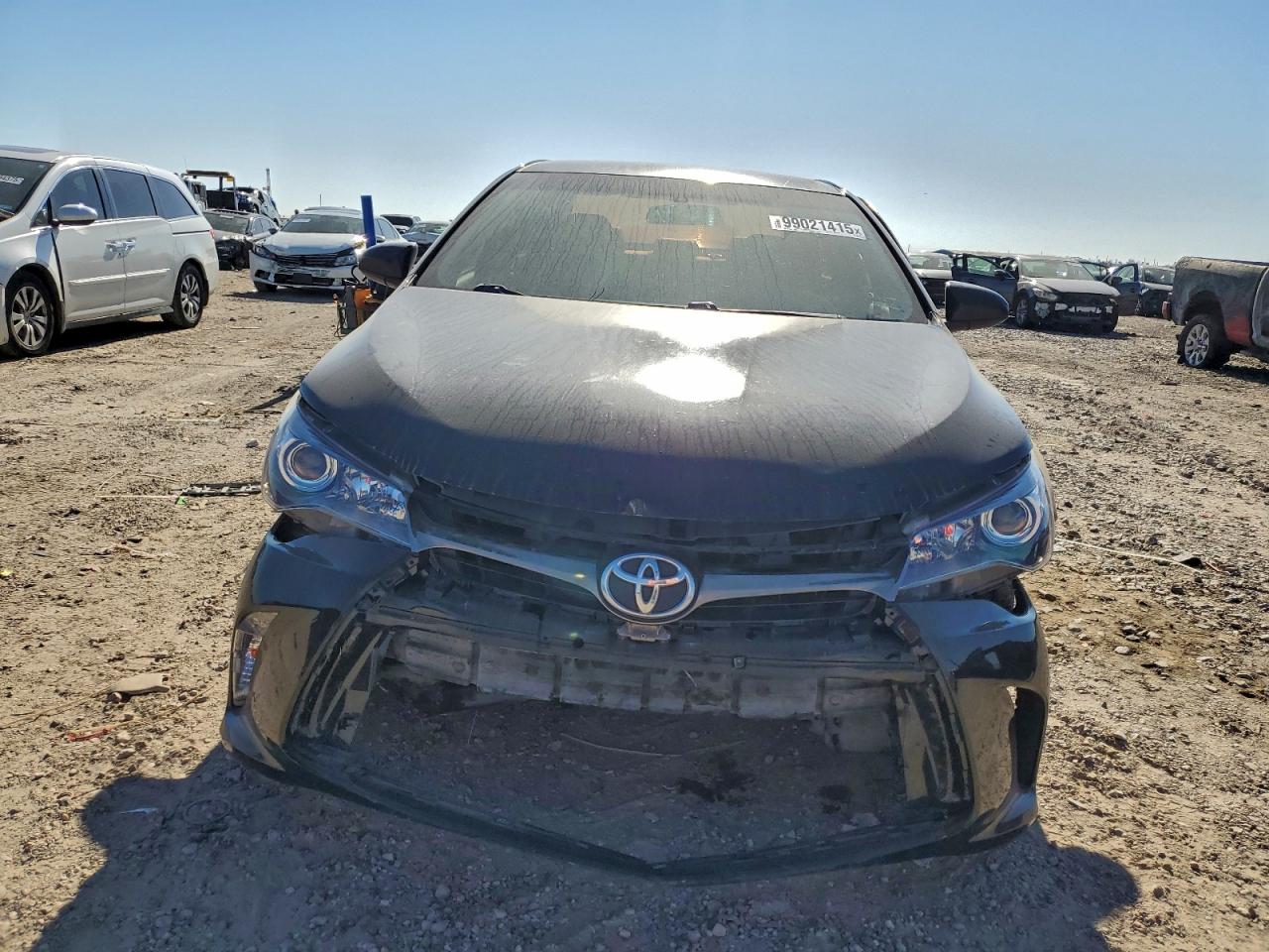 Toyota Camry Le Image 3