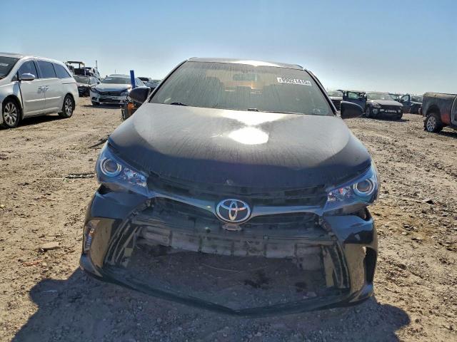 Toyota Camry Le Image 3