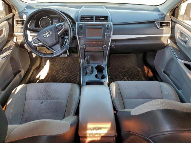 Toyota Camry Le Image 7