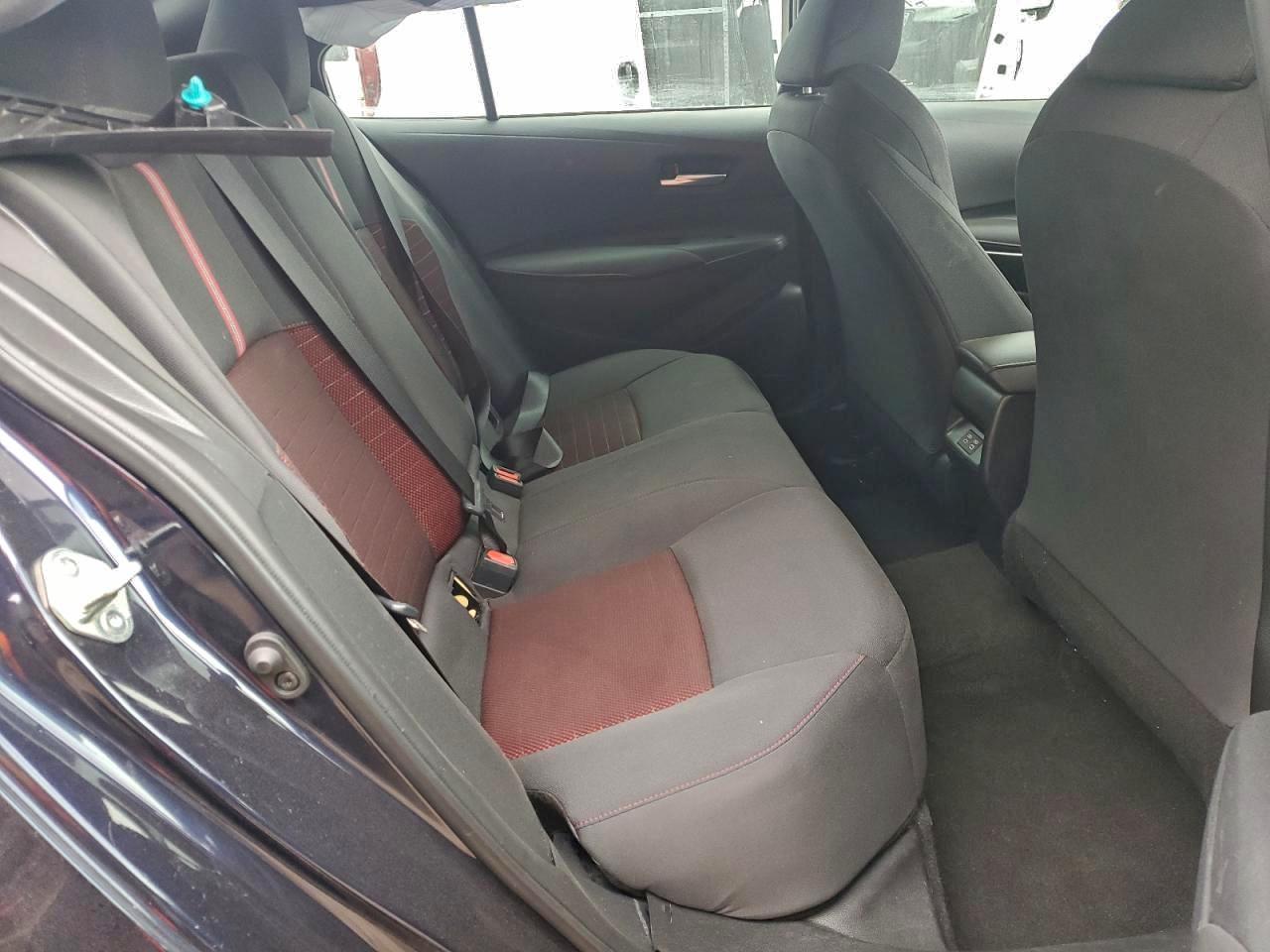 Toyota Corolla Se Image 8