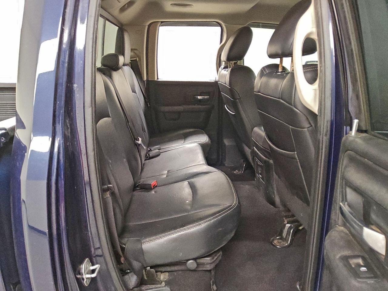 Ram 1500 Laramie Image 8