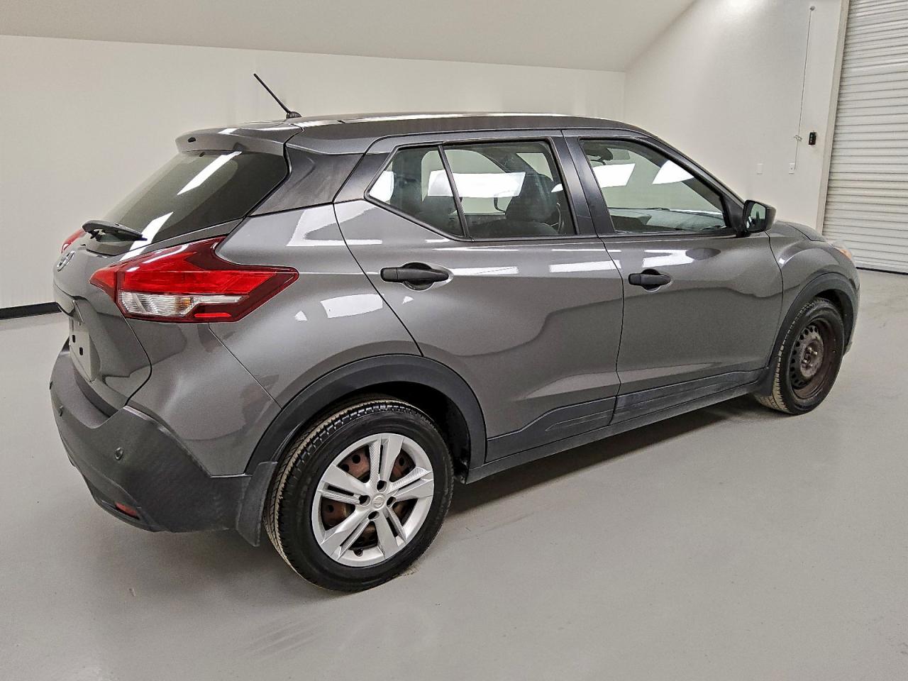 Nissan Kicks S Image 6