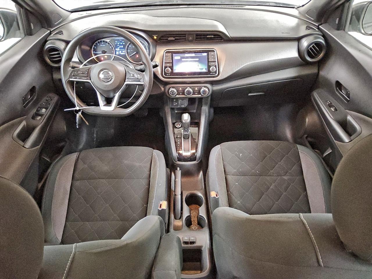 Nissan Kicks S Image 3