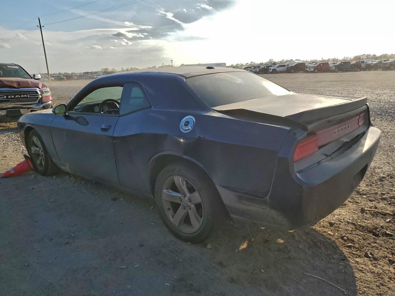 Dodge Challenger Sxt Image 3