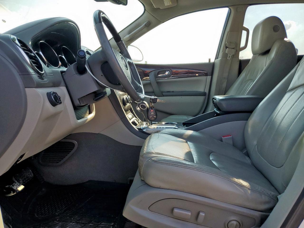 Buick Enclave Image 11