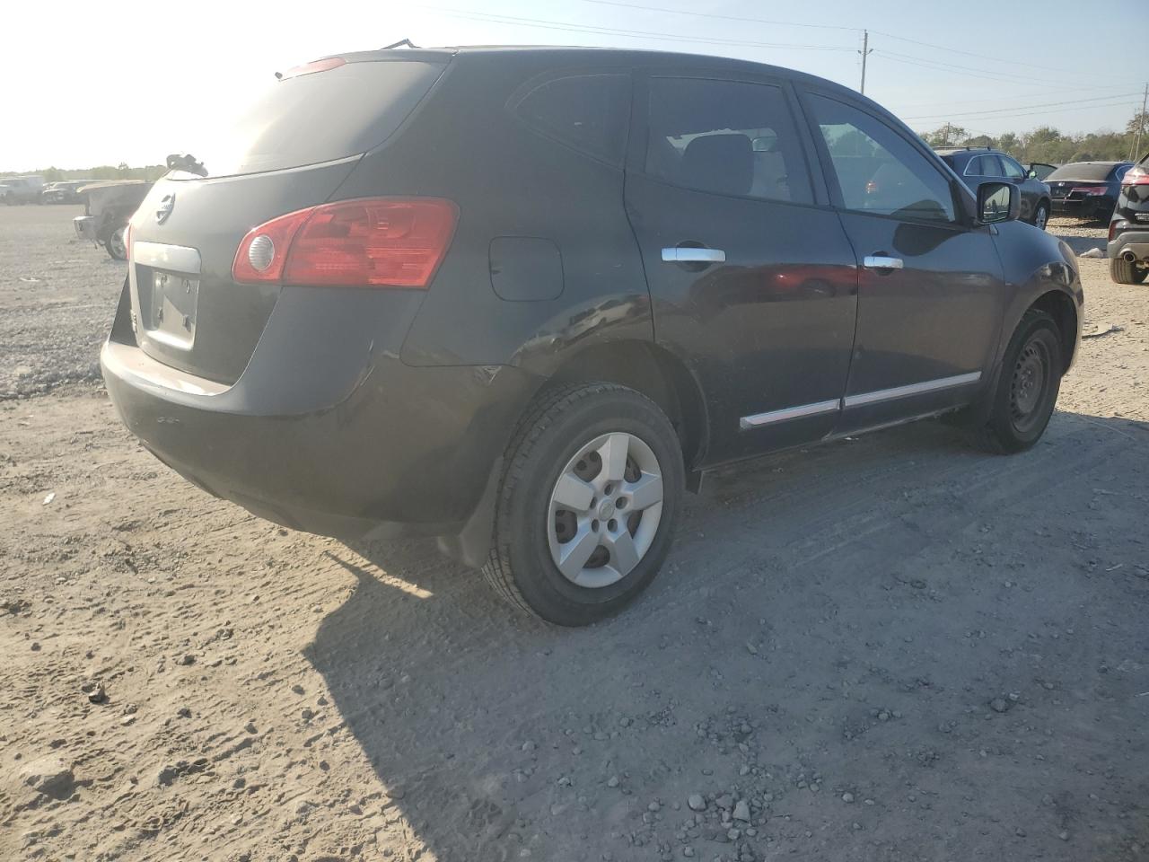 Nissan Rogue S Image 2