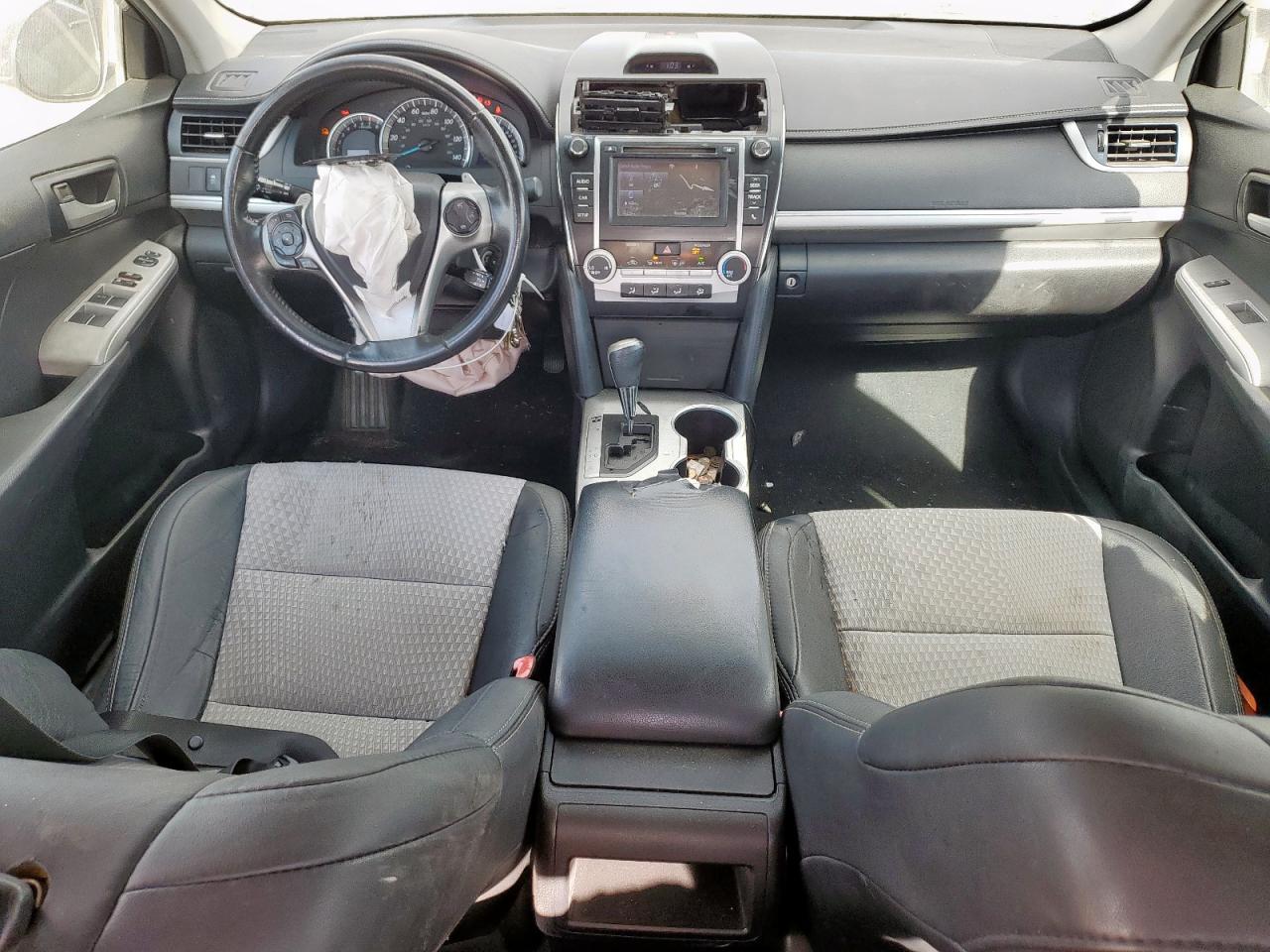 Toyota Camry L Image 13