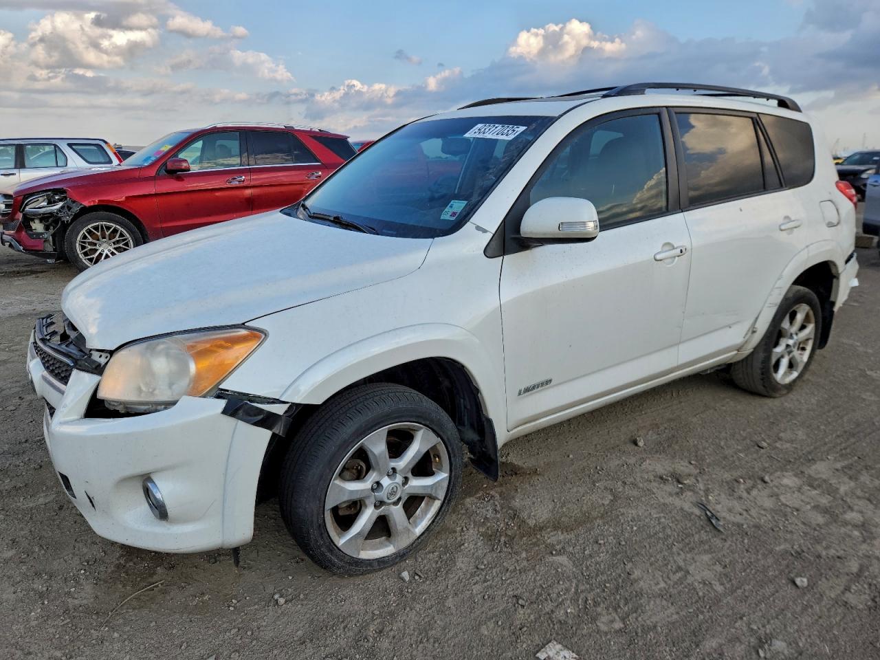 Toyota RAV4 Limited Image 1