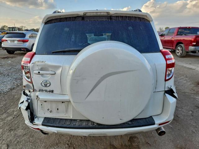 Toyota RAV4 Limited Image 4