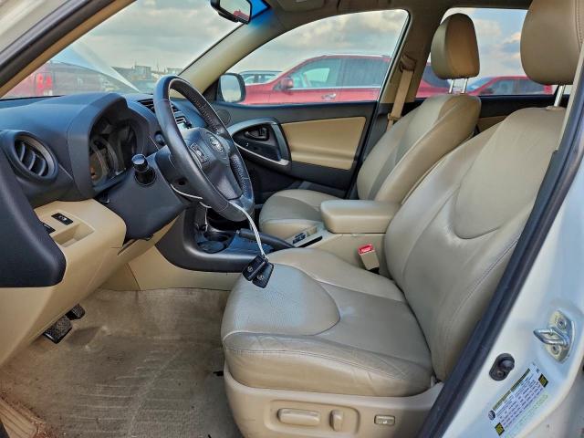 Toyota RAV4 Limited Image 9