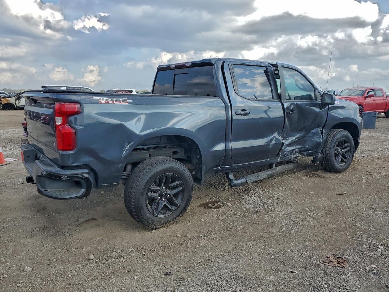 Chevrolet Silverado K1500 Lt Trail Boss Image 3
