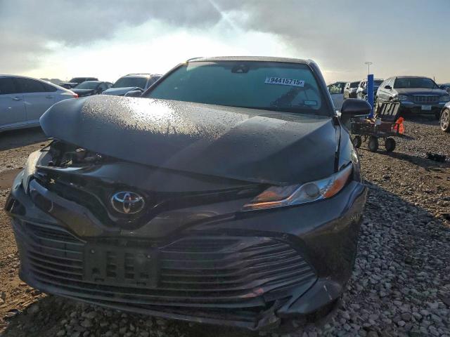 Toyota Camry Xle Image 12