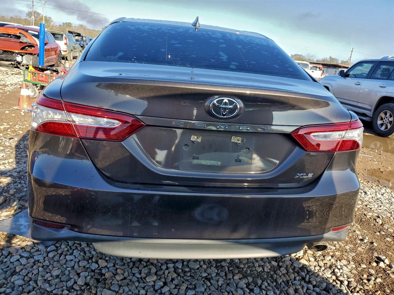 Toyota Camry Xle Image 2