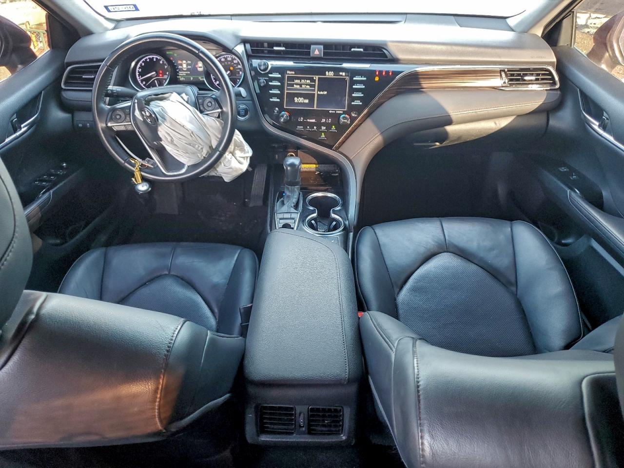 Toyota Camry Xle Image 4