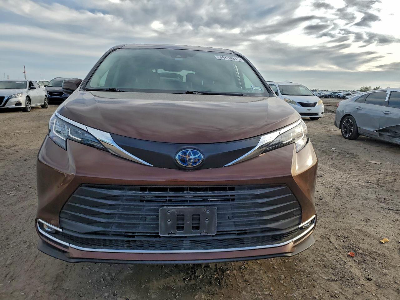 Toyota Sienna Xle Image 4