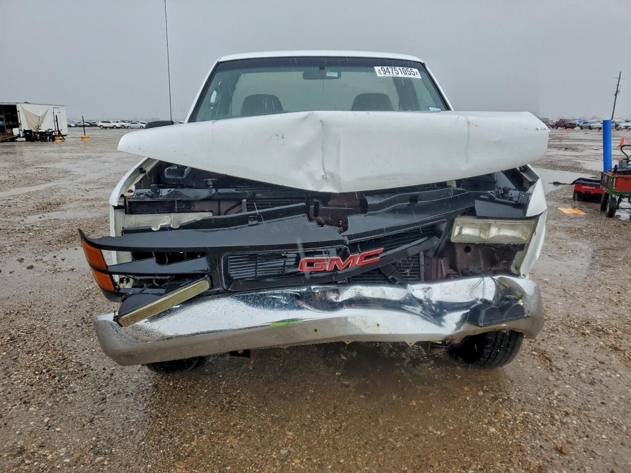 GMC Sierra C1500 Image 2