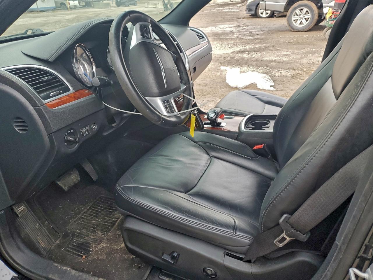 Chrysler 300 Image 5