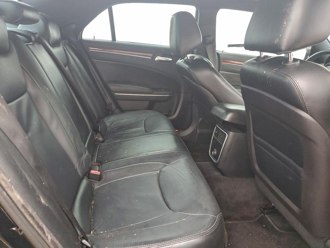 Chrysler 300 Image 6