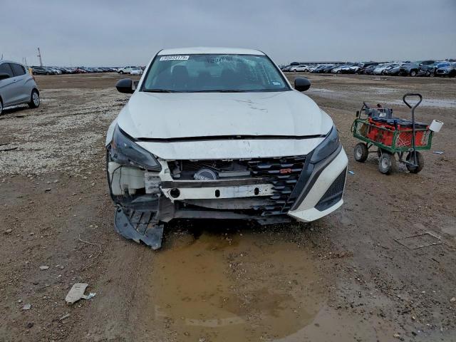 Nissan Altima Sr Image 2