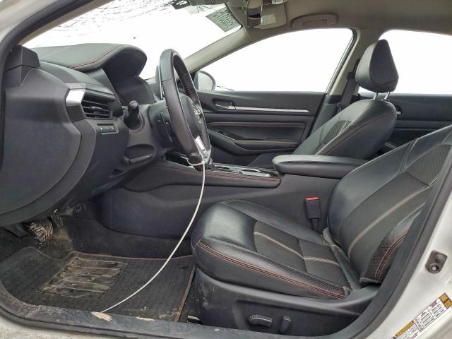 Nissan Altima Sr Image 11