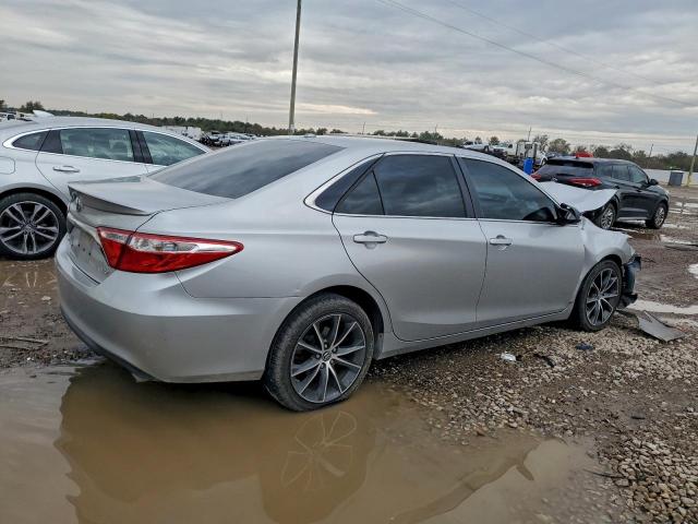 Toyota Camry Le Image 2