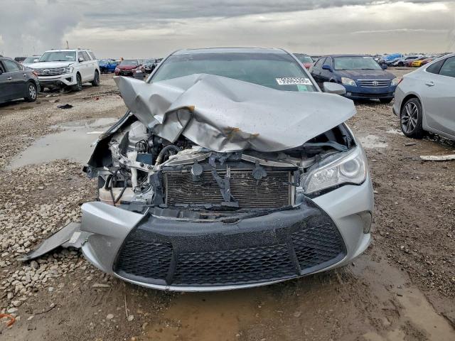 Toyota Camry Le Image 8