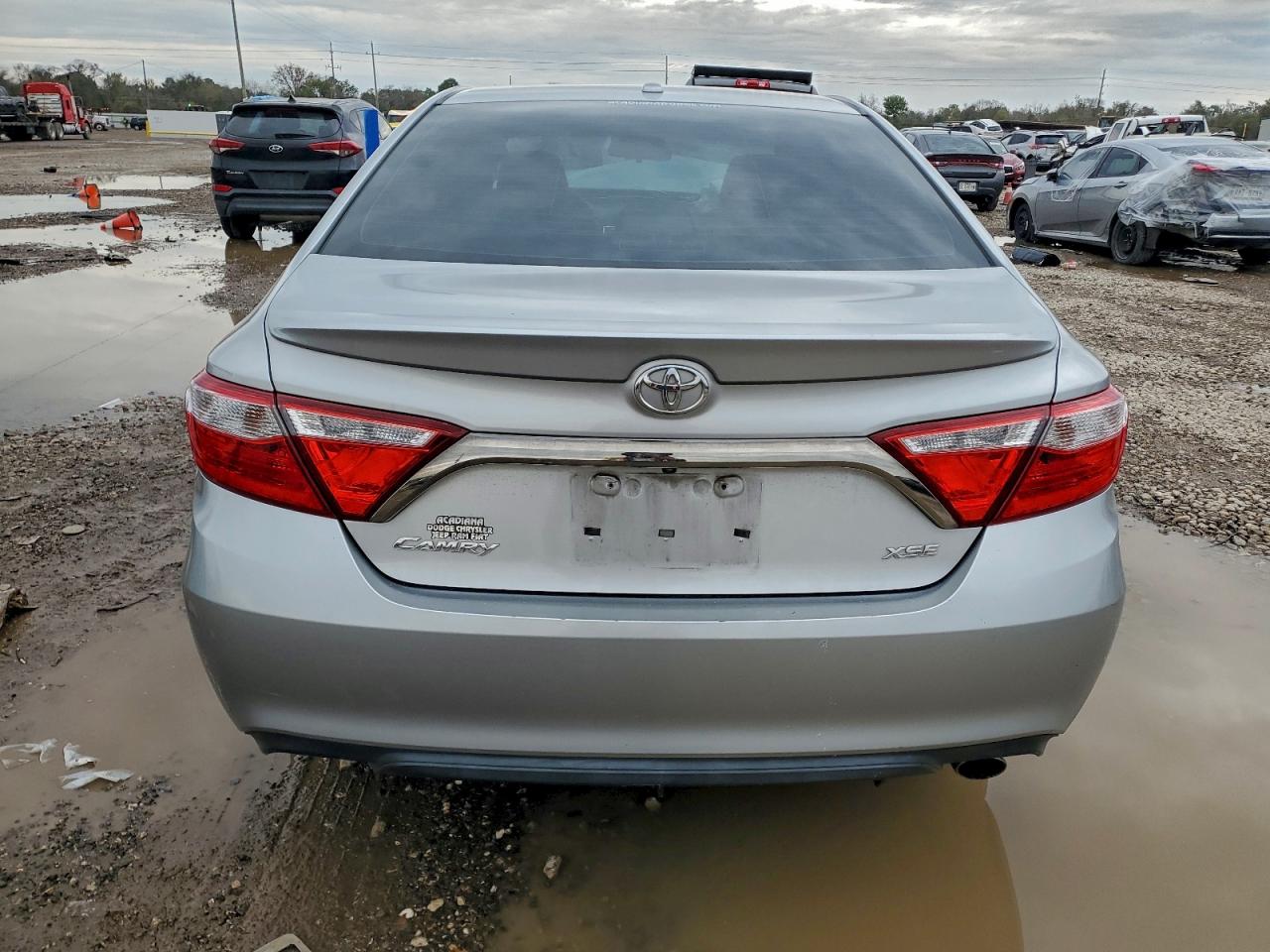 Toyota Camry Le Image 5