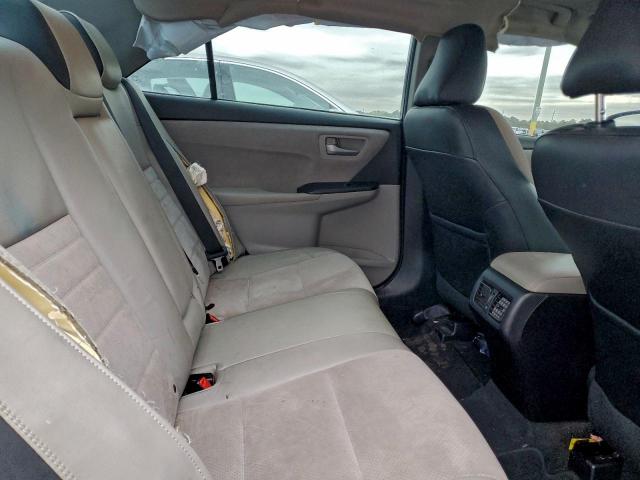 Toyota Camry Le Image 12