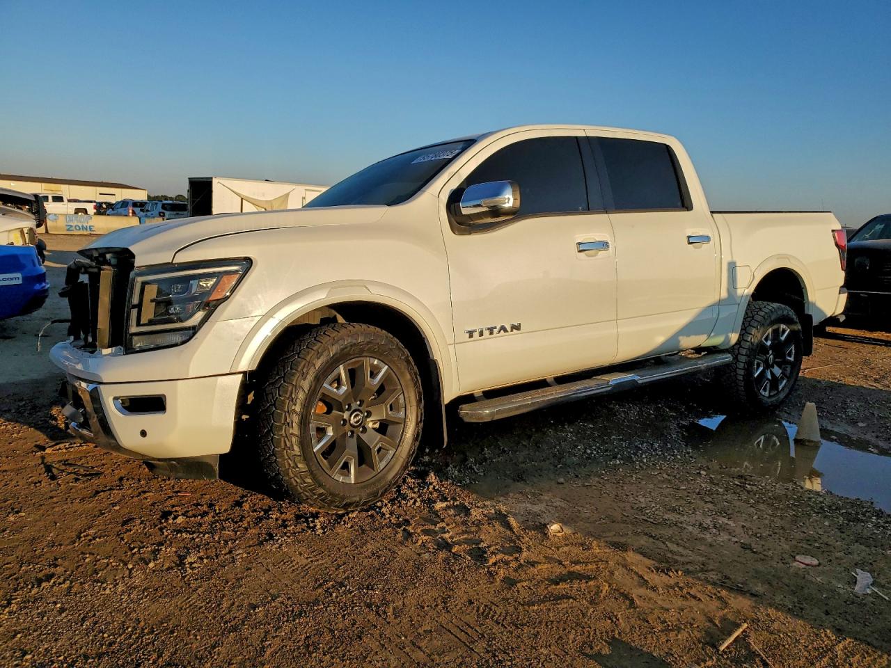 Nissan Titan Sv Image 1