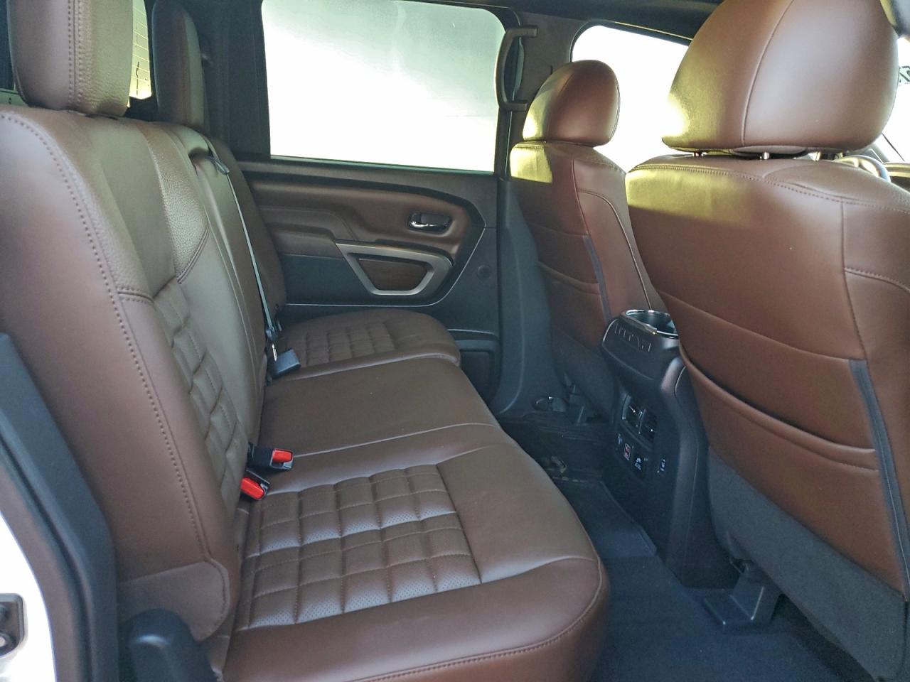 Nissan Titan Sv Image 9