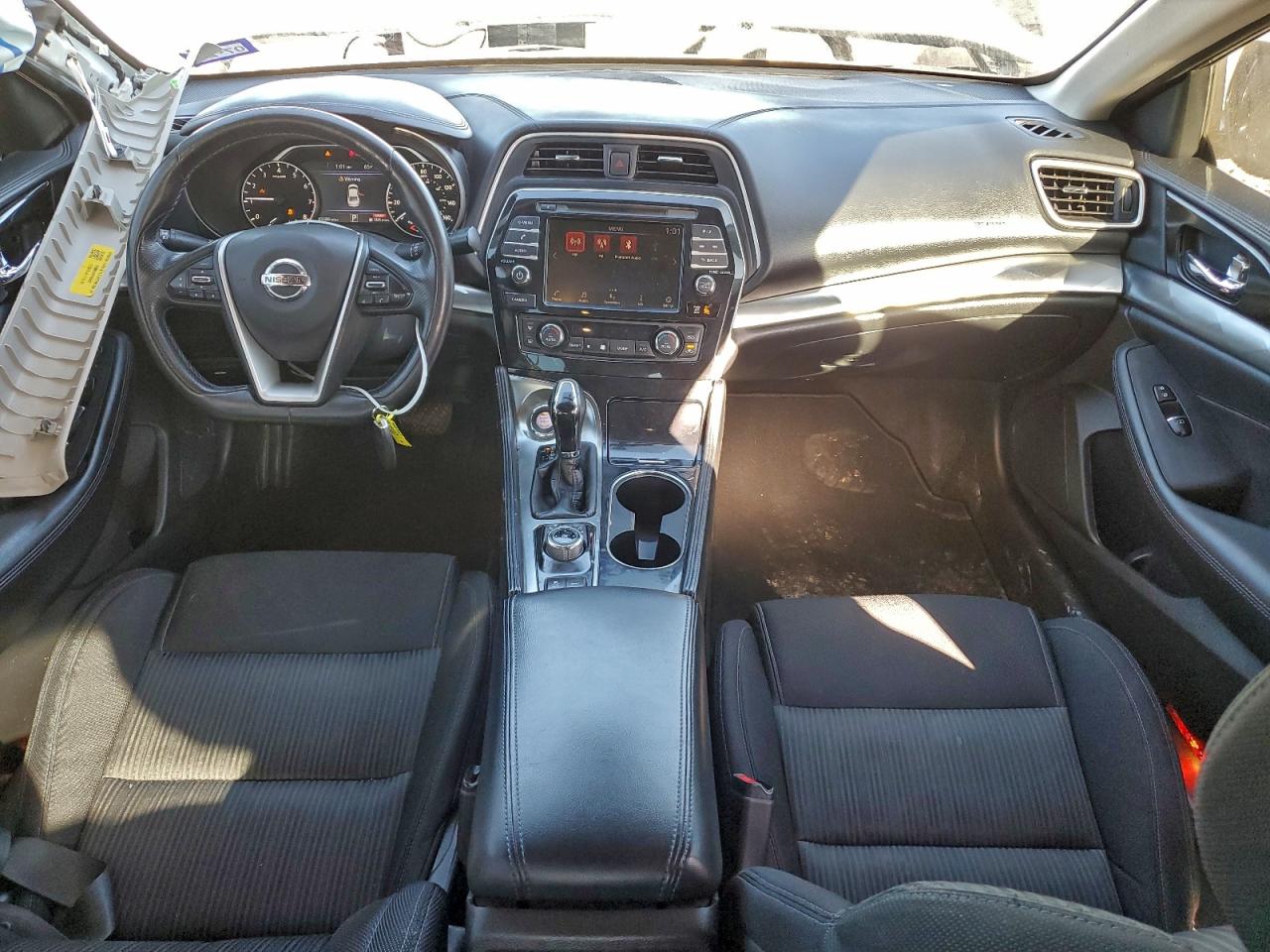 Nissan Maxima S Image 11