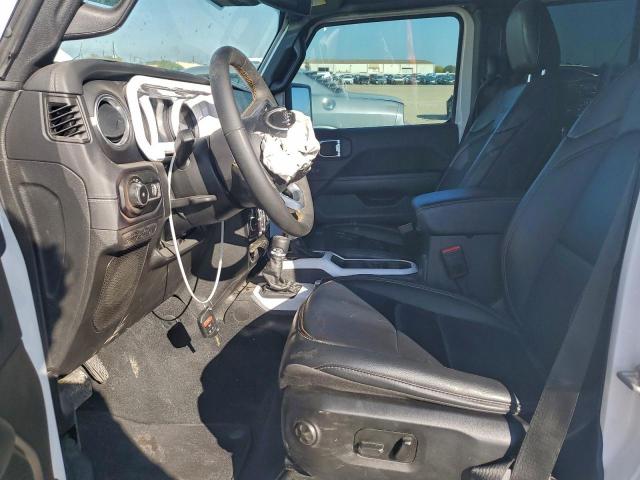 Jeep Wrangler Sahara Image 5