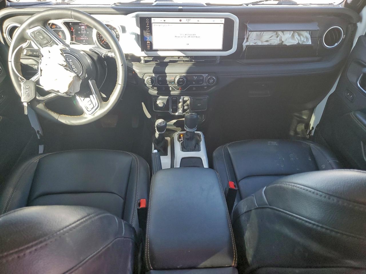 Jeep Wrangler Sahara Image 9