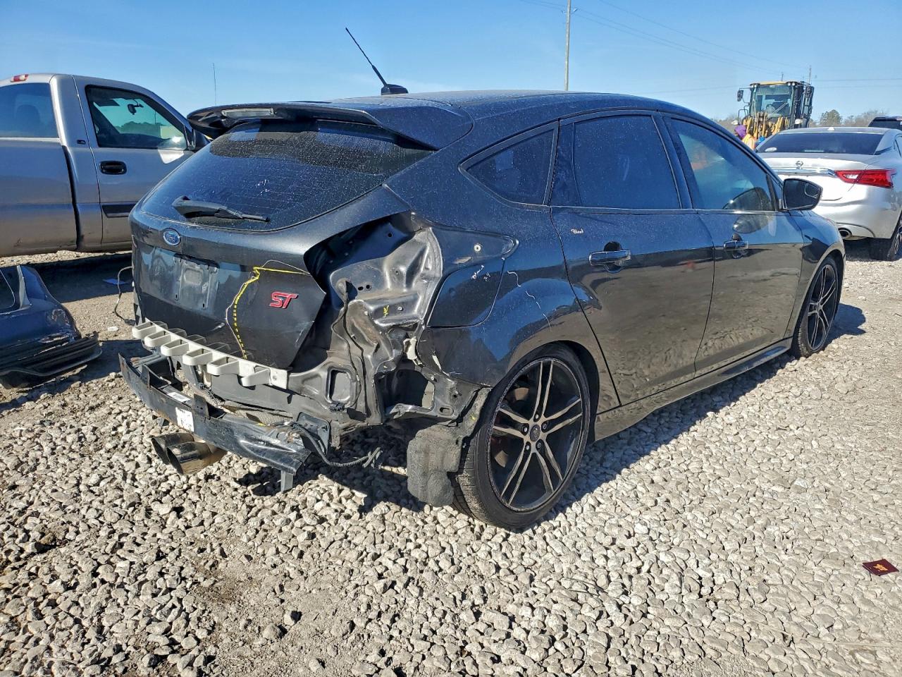 Ford Focus St Image 13