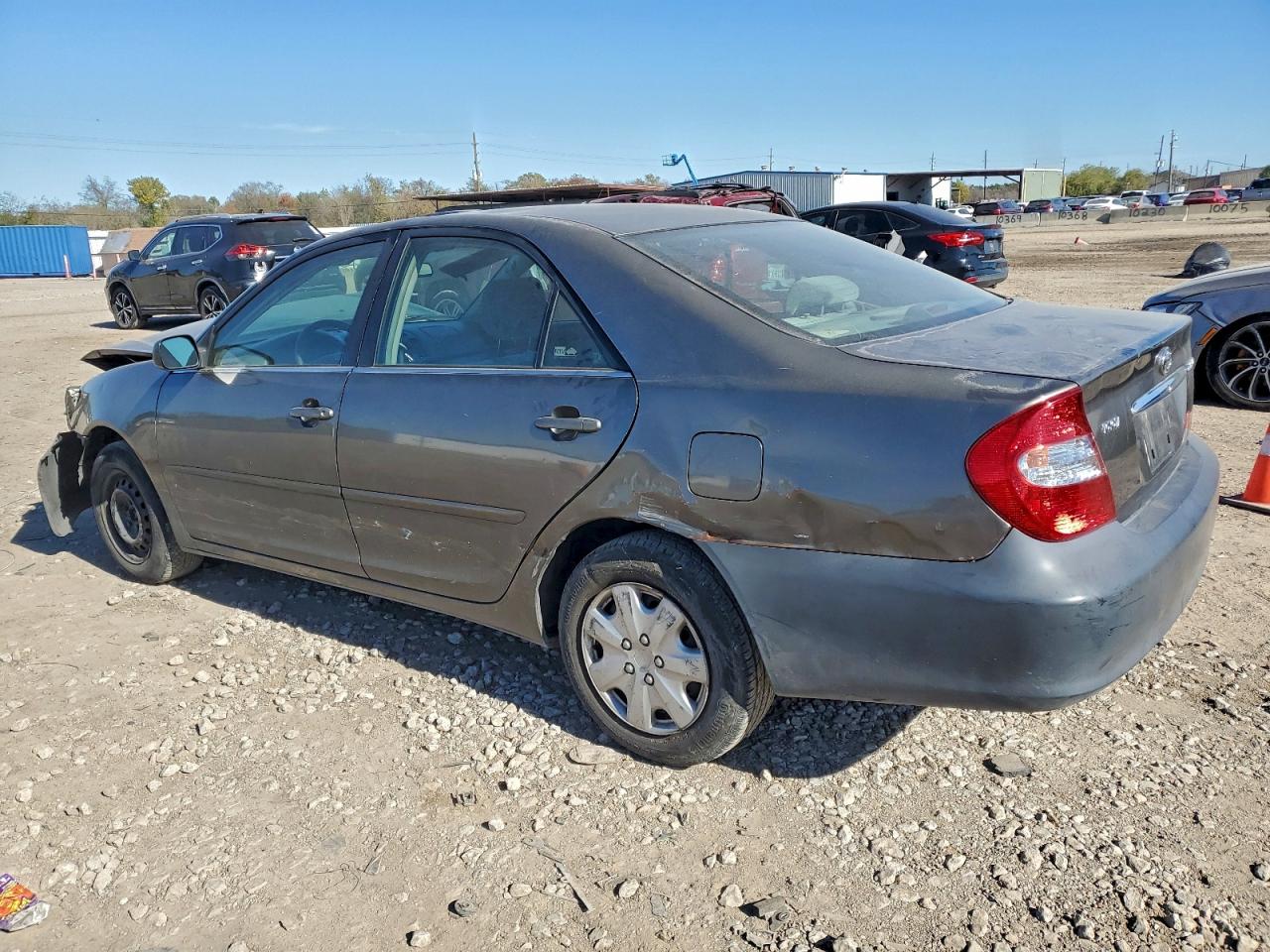 Toyota Camry Le Image 5